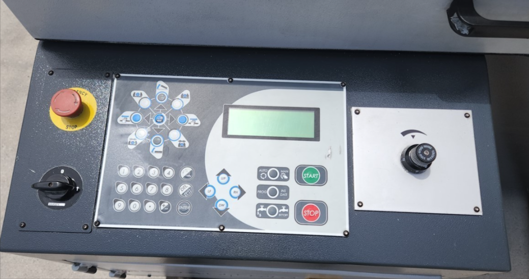 2017 Quantum MACC TA 400A FullyAutomatic Aluminum Cutting Saw (4736)